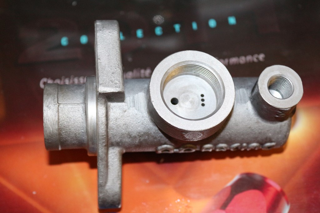 Emeteur d'embrayage après passage aux ultra son